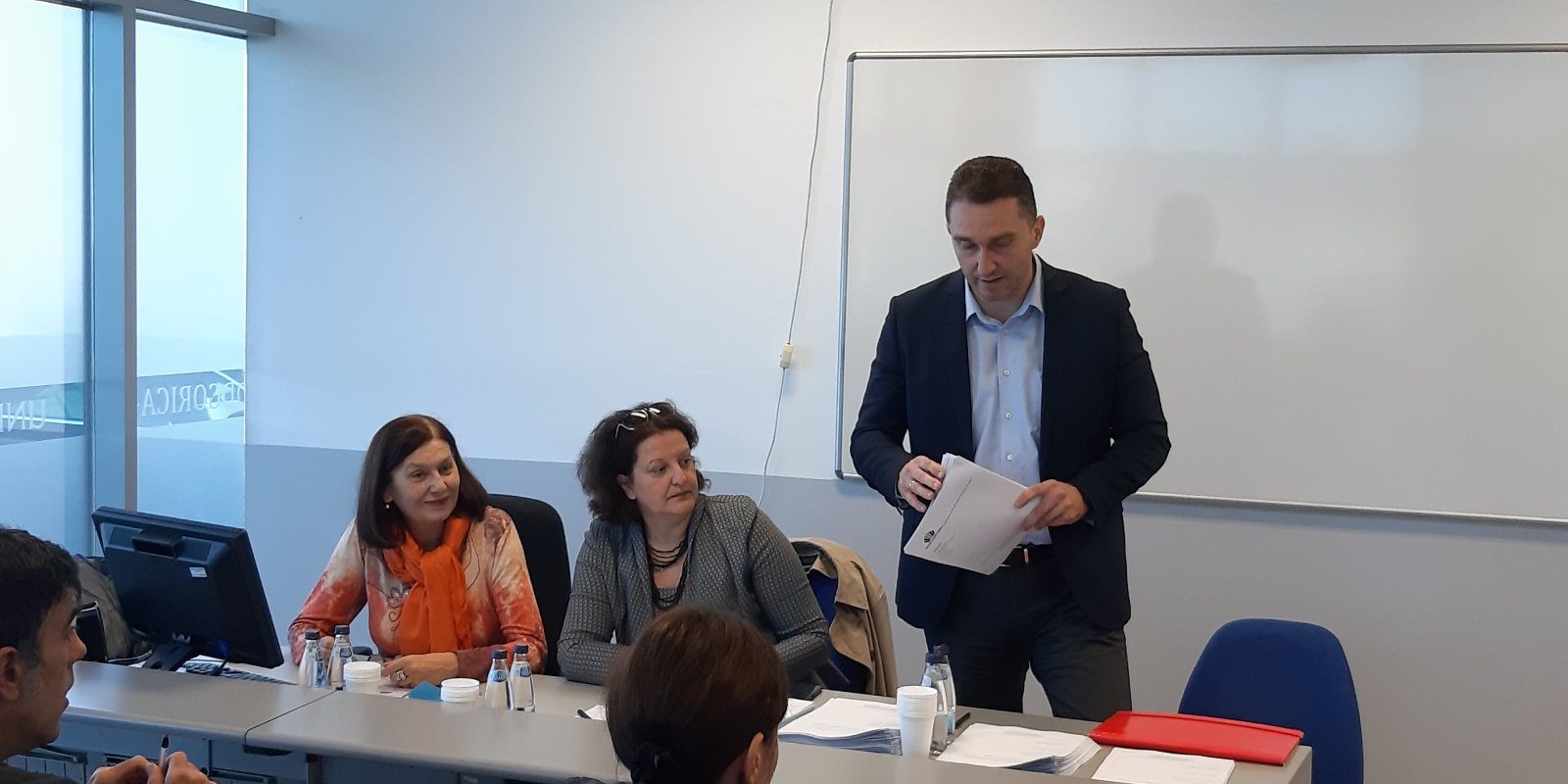 IMG-ebff785c0bba7b627ff9cd47d79b6bb1-V